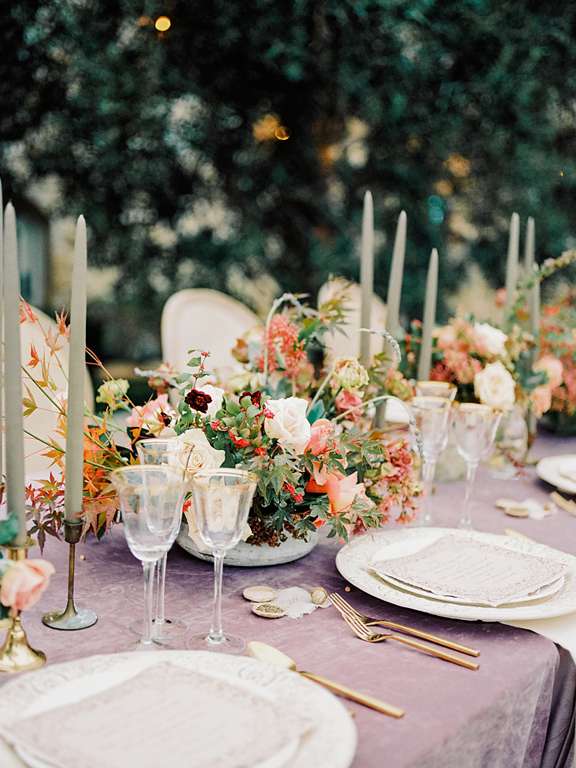 Babsie-Ly-Photography-Malibu-Rocky-Oaks-Wedding-Fine-Art-Destination-Photographer-Joy-Proctor-latavolalinen-plenty-of-petals-tablescape-006