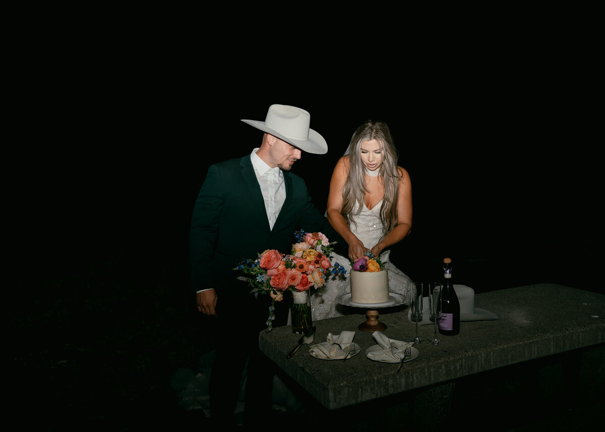 presley-gray-photo-boho-glacier-park-elopement-9488