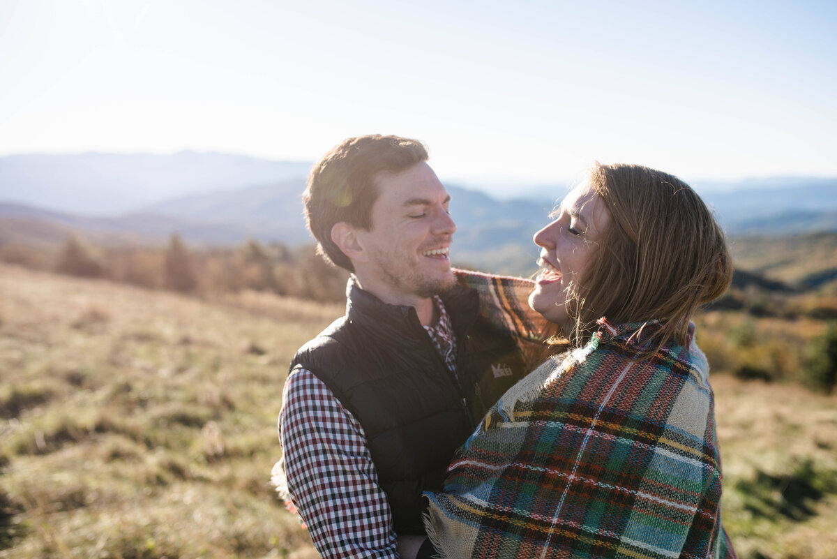 engagement pictures in the smoky mountains