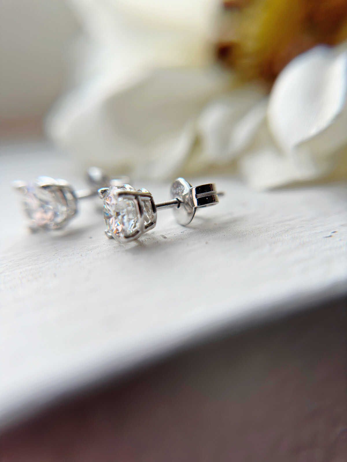 Elegant bridal hairpiece featuring pearls and crystals intertwined
