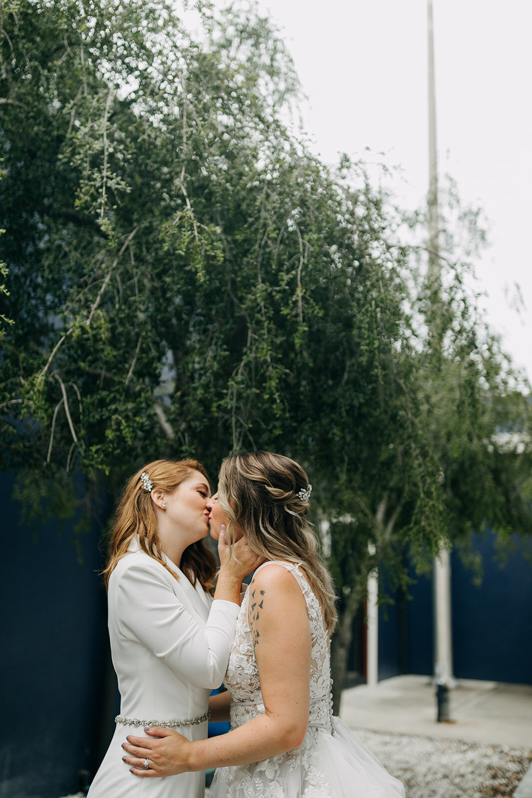 amber-mcwhorter-photo-wild-roots-elopement-venue-chantilly-chic-celebrations-10