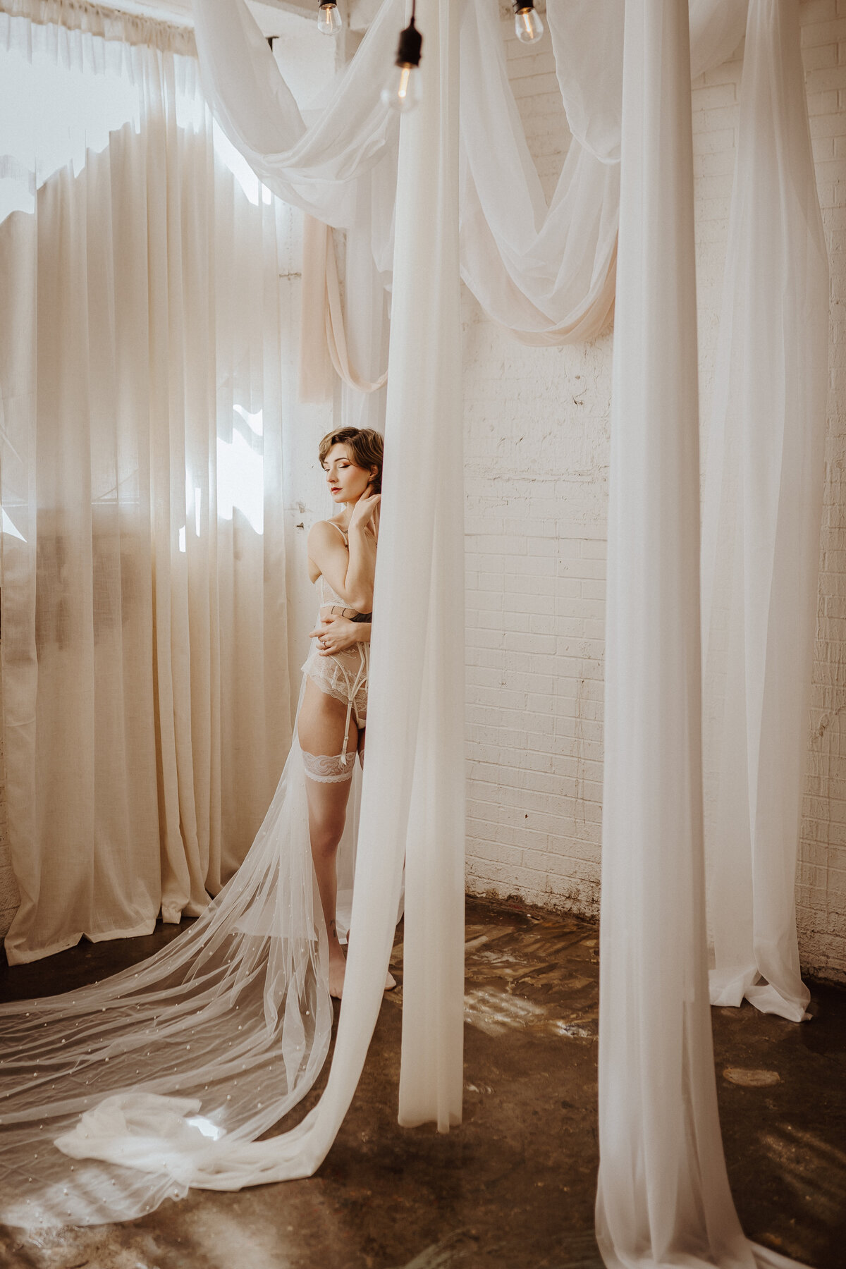 editorial-bridal-boudoir-soft-light-the-storyteller-studio-des-moines-storyteller-collective-photo-co