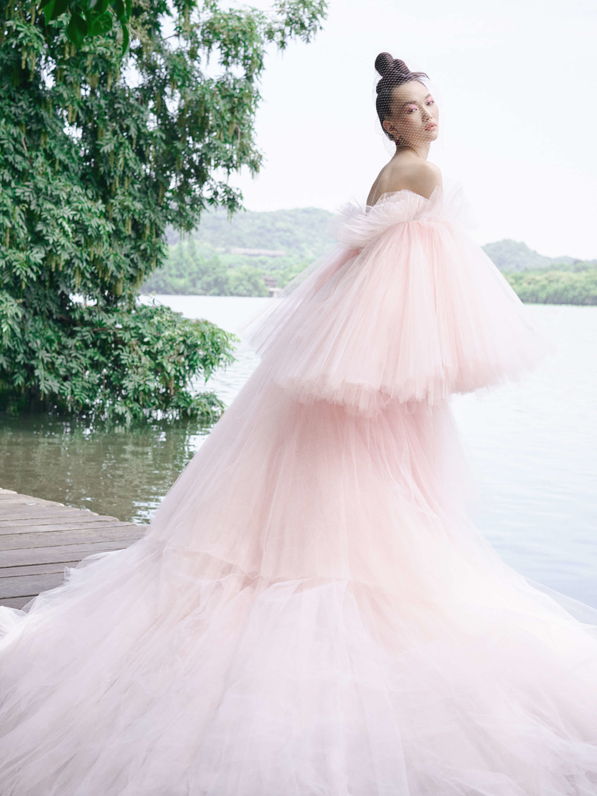 18-ktmerry-HarpersBazaar-hautecouture-GiambattistaValli