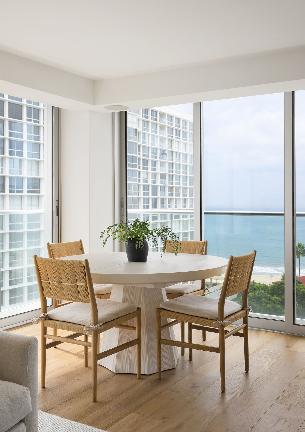 09-22-25_B56_1710AvenidaDelMundo8255