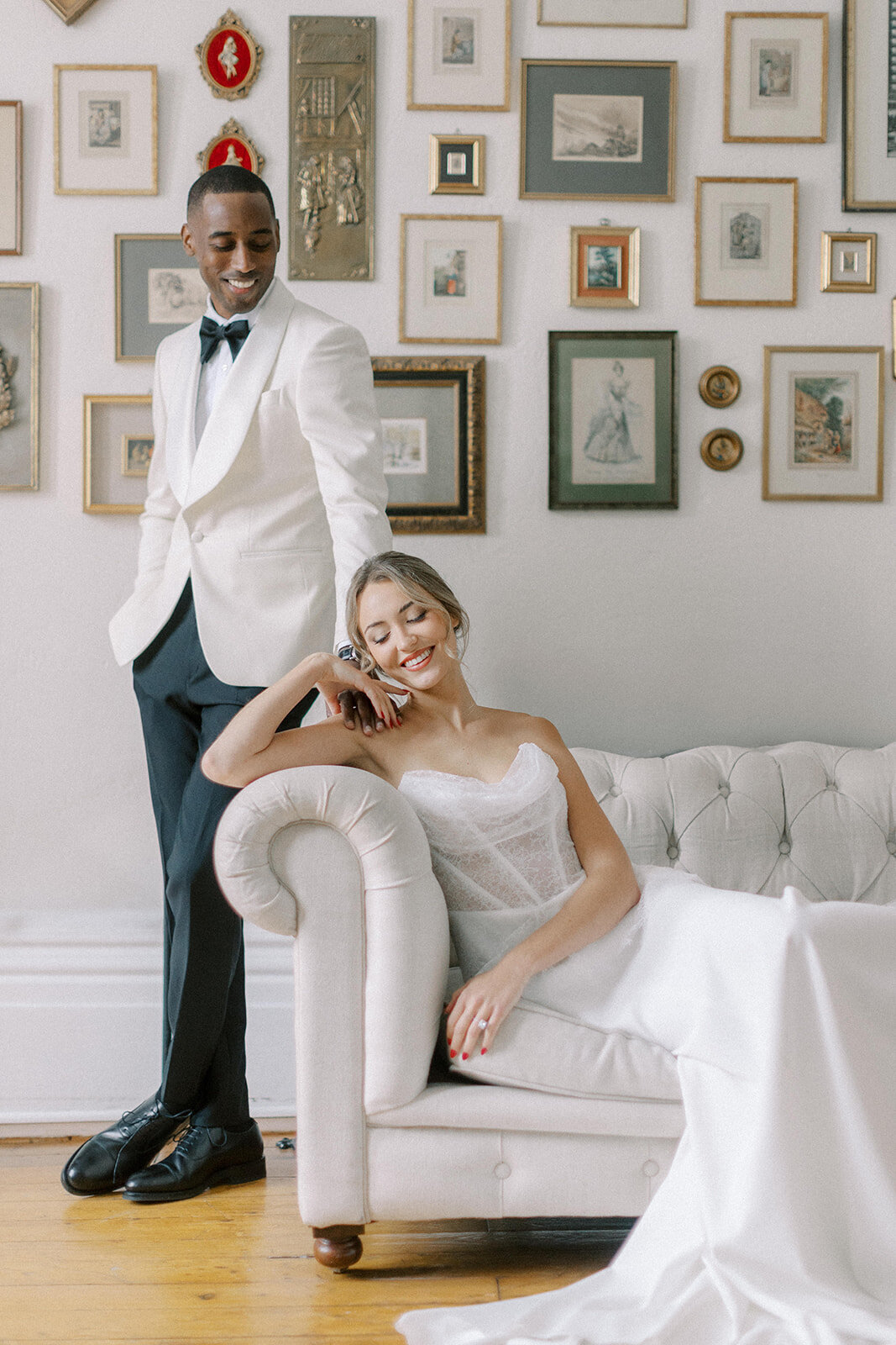 Junophoto-Manoir-Maplewood-Bold-and-Chic-wedding-couple-portraits-015
