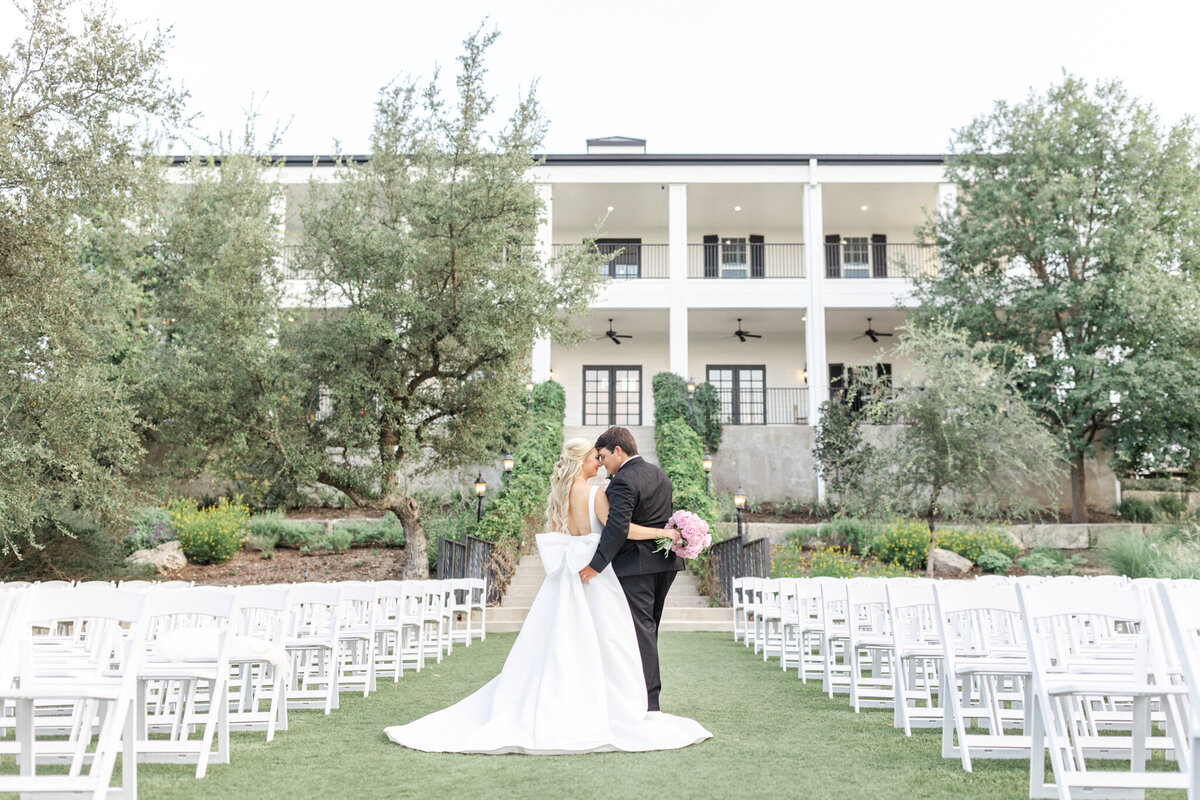 Kendall-Point-luxury-Wedding-Jessica-Chole-Photography-San-Antonio-Texas-California-Wedding-Portrait-Engagement-Maternity-Family-Lifestyle-Photographer-Souther-Cali-TX-CA-Light-Airy-Bright-Colorful-Photography-25