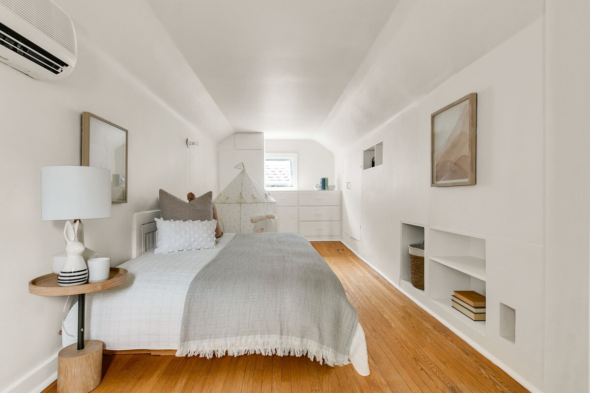 48-web-or-mls-31_001_Third Bedroom