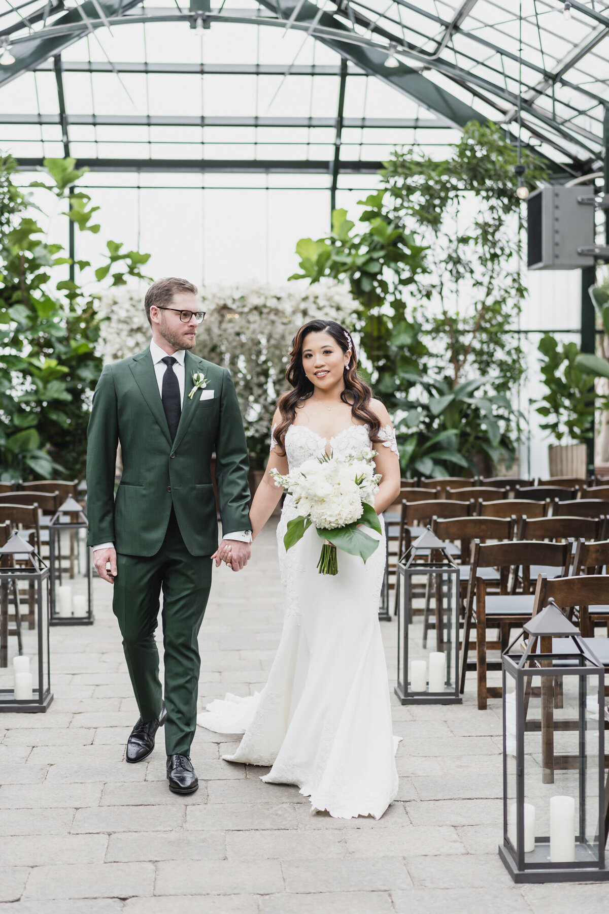 A MAGICAL WINTER PLANTERRA GARDEN WEDDING WITH A GREEN COLOR PALETTE IN WEST BLOOMFIELD, MICHIGAN PROVIDED BY KARI DAWSON PHOTOGRAPHY28