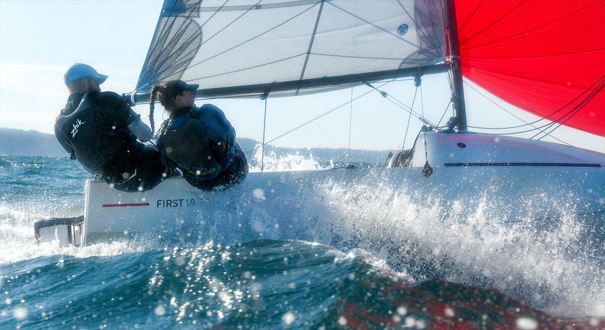 beneteau-first-18SE-exterior-4