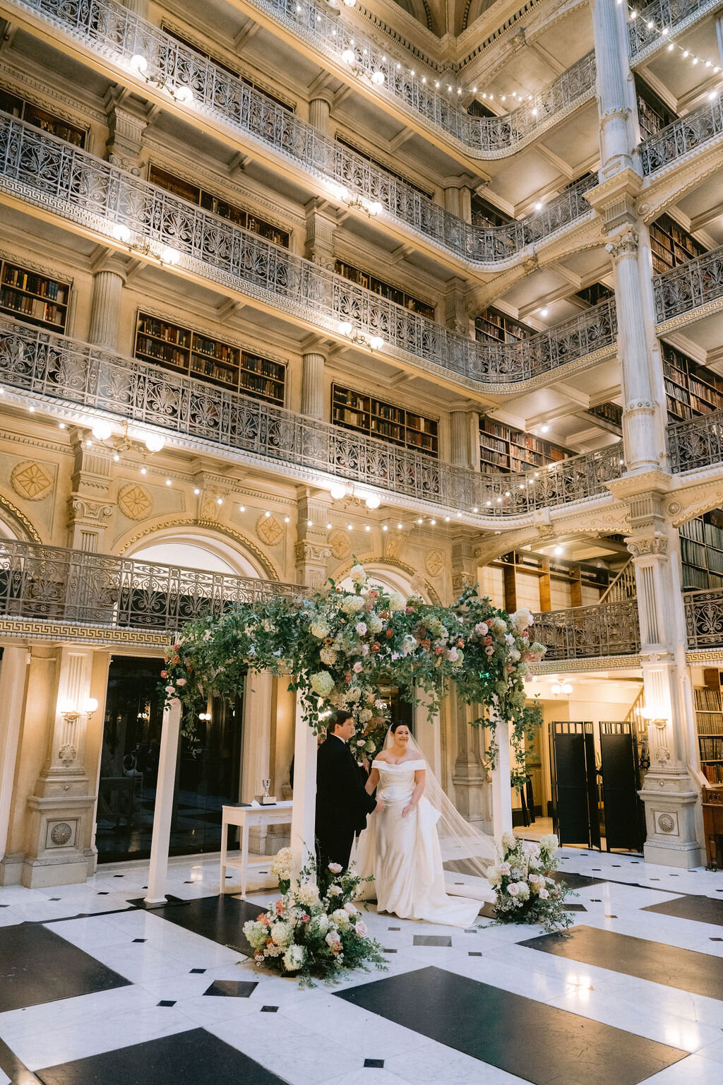 NikkiSanterre_EastCoastLuxuryWeddingPhotographer_PeabodyLibraryWeddingNouvelleEvents_Emily&Daniel-69
