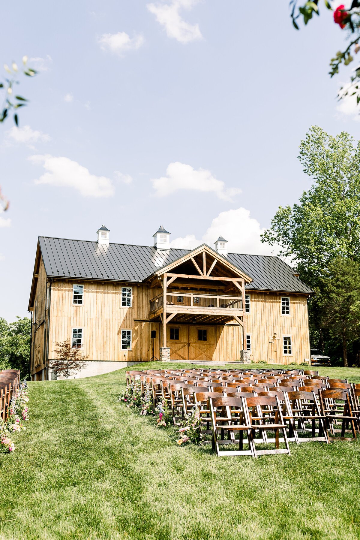 the-oak-barn-at-loyalty-virginia-wedding-photographer_0057