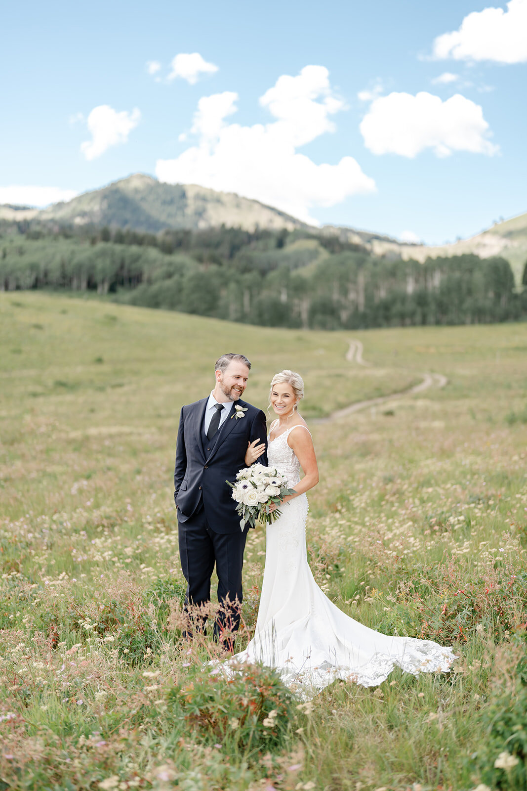 montage-deer-valley-summer-park-city-utah-wedding-logan-walker-425L-0451