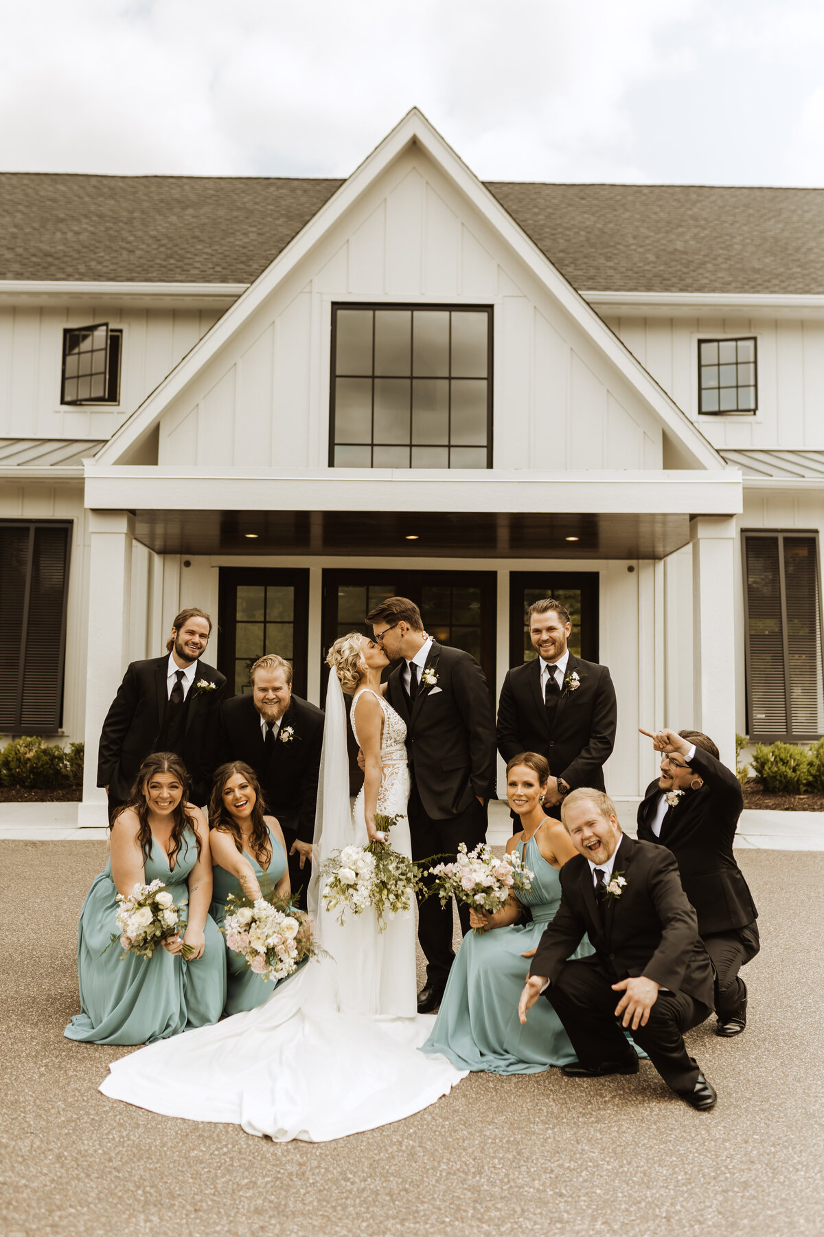 Wedding-Party-The-Hutton-House-Minneapolis-MN