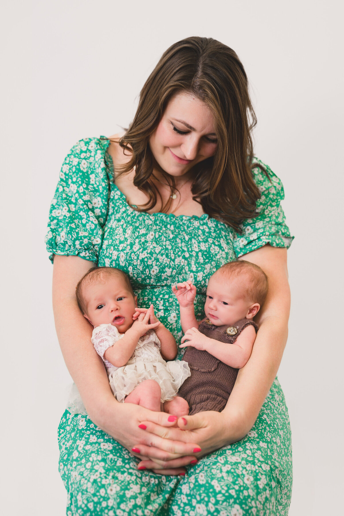20250612-AnnaMunandarPhotography-MeganMullins-TwinBaby-MargotHenry-2093-Editsrgb-edit3000