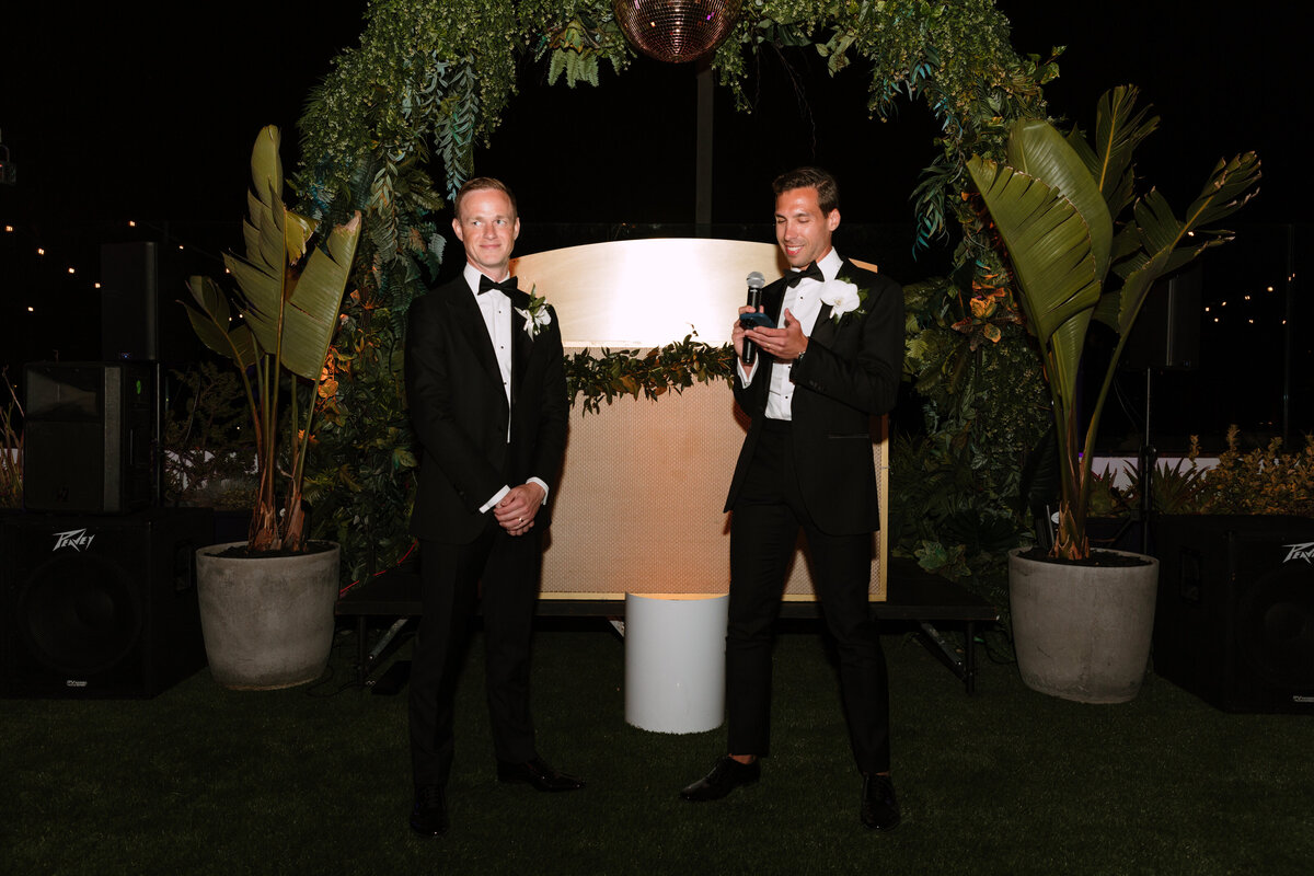 2023_beverlyhills-luxury-summer-gay-wedding-adam-griffin-photo-73