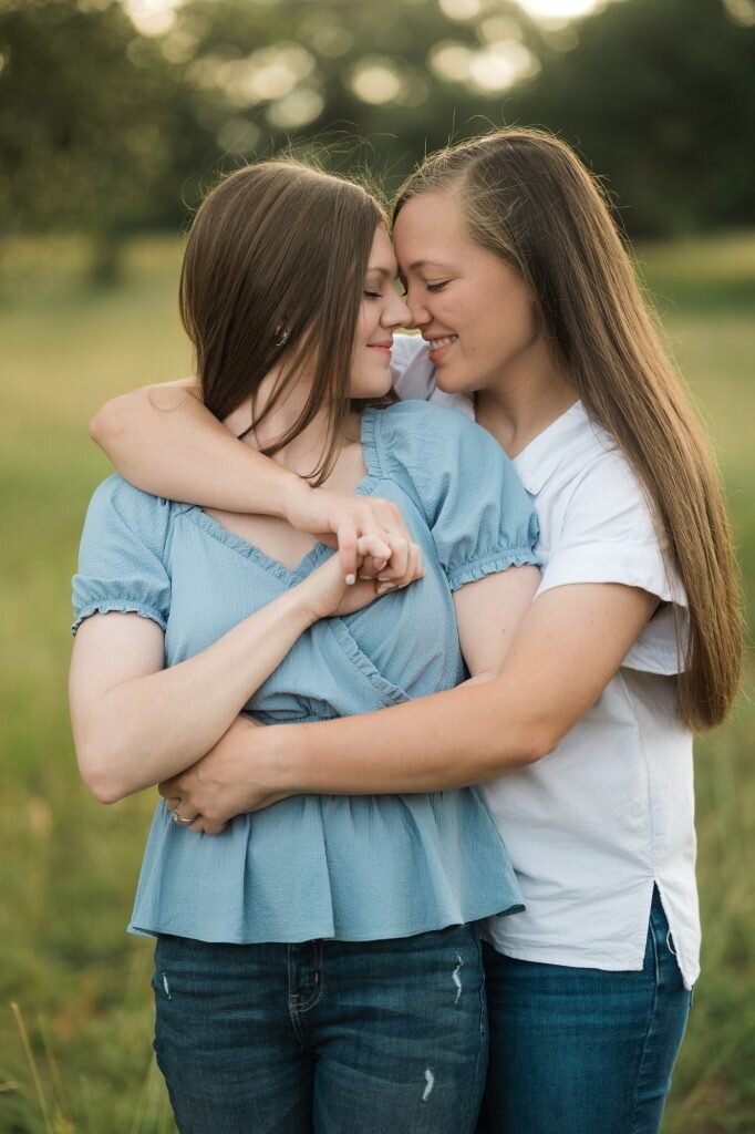 taylinn-katy-spring-engagement-session-682x1024