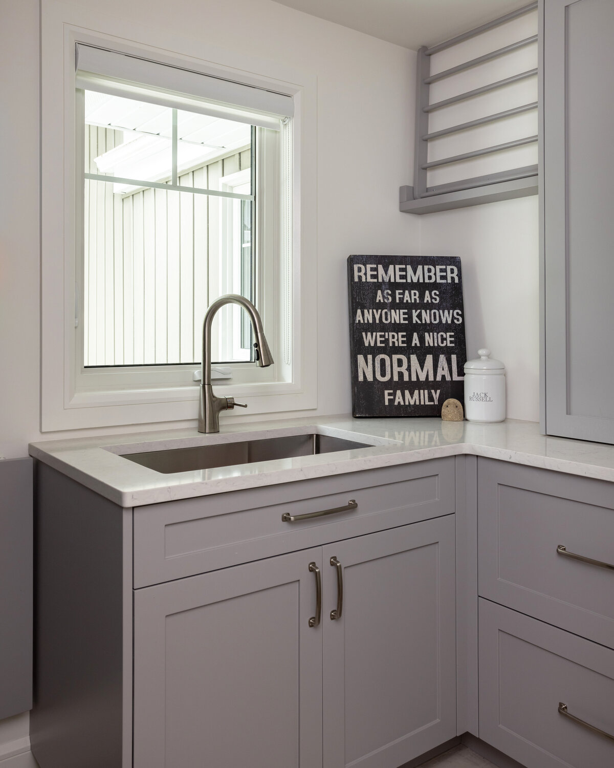 KatCo_Interiors-LakeHouse-Laundry-02