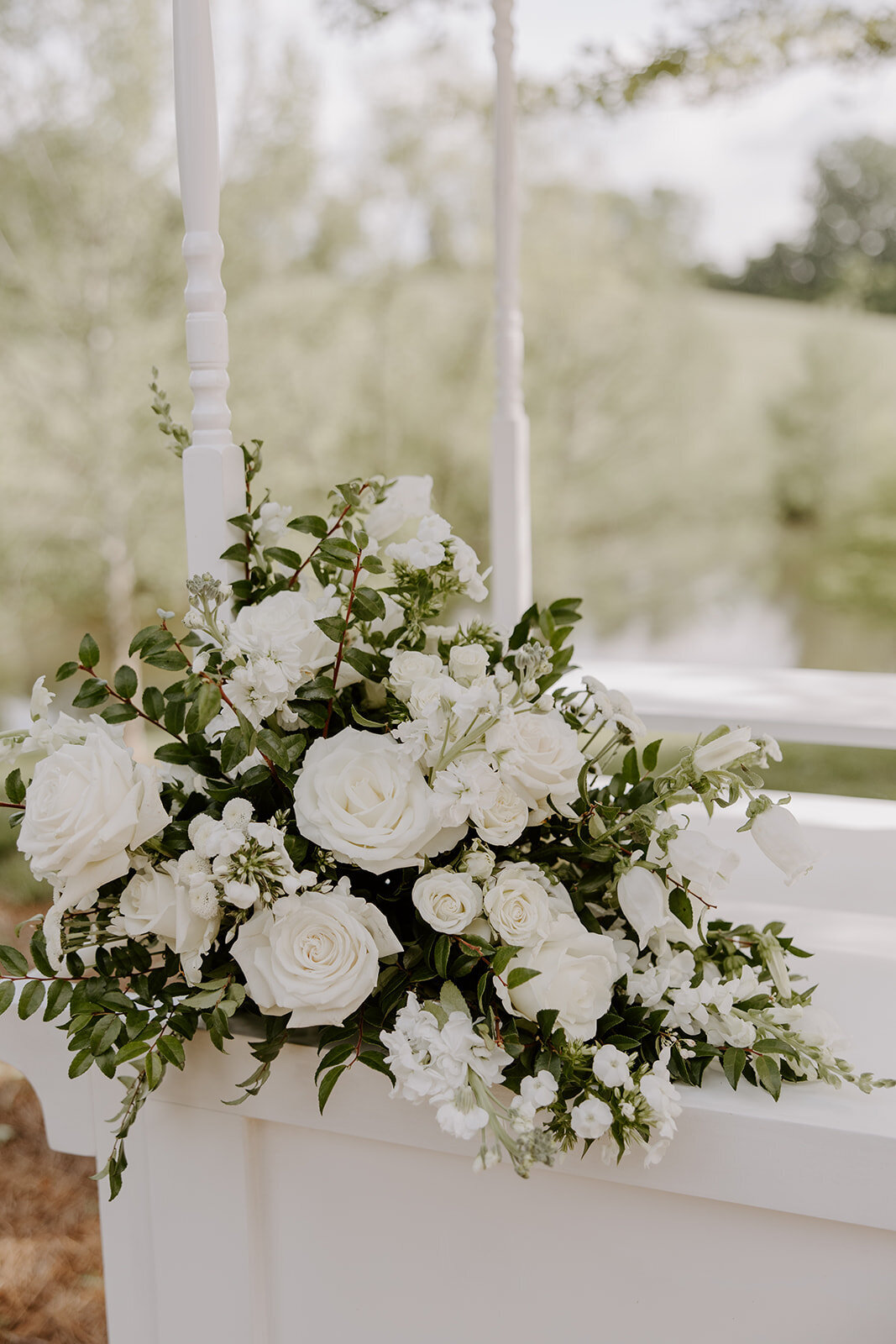 white-wedding-florals-00019