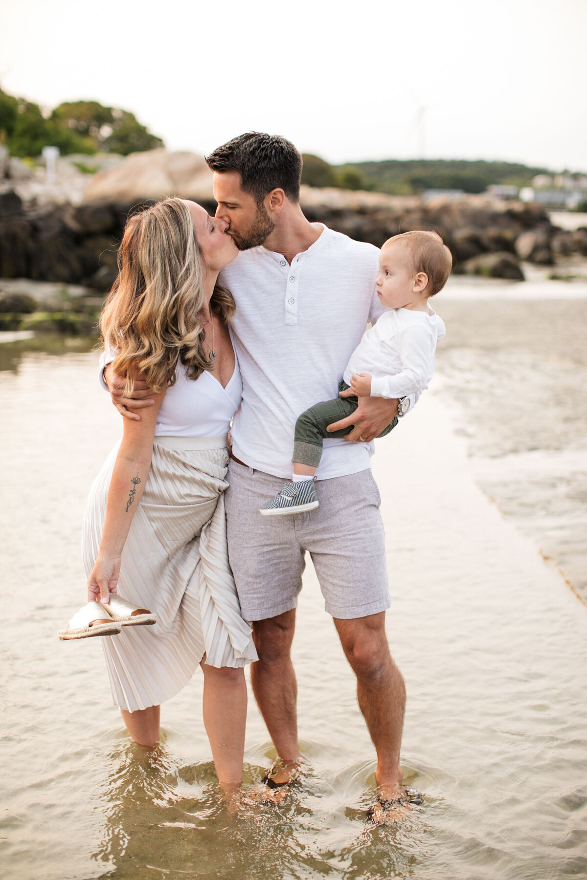 candid-natural-boston-newborn-family-photographer-zev-fisher-004