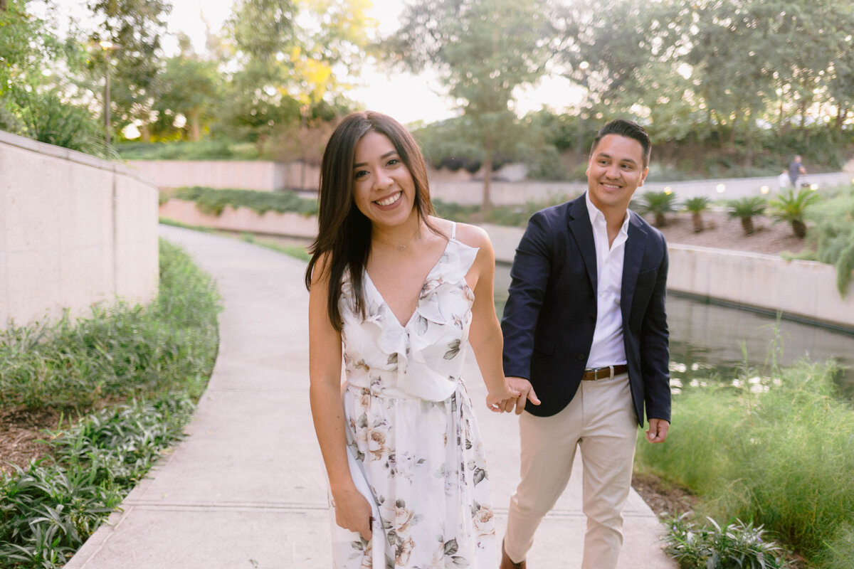 Texas-San-Antonio-Austin-Houston-Wedding-Photographer-Engagement-AR-Pearl-Brewery_0014