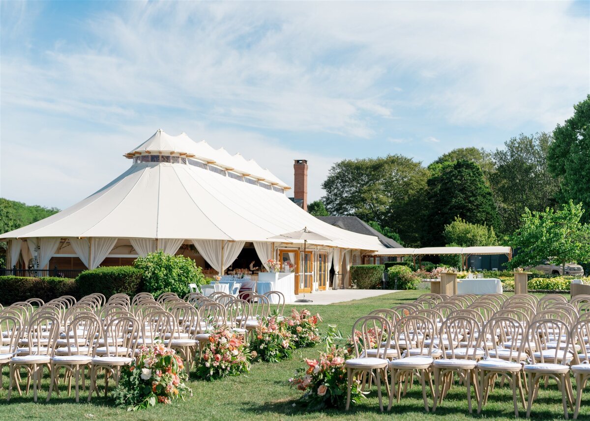 Fairmont Banff Springs hotel with Rocky Mountains in the background