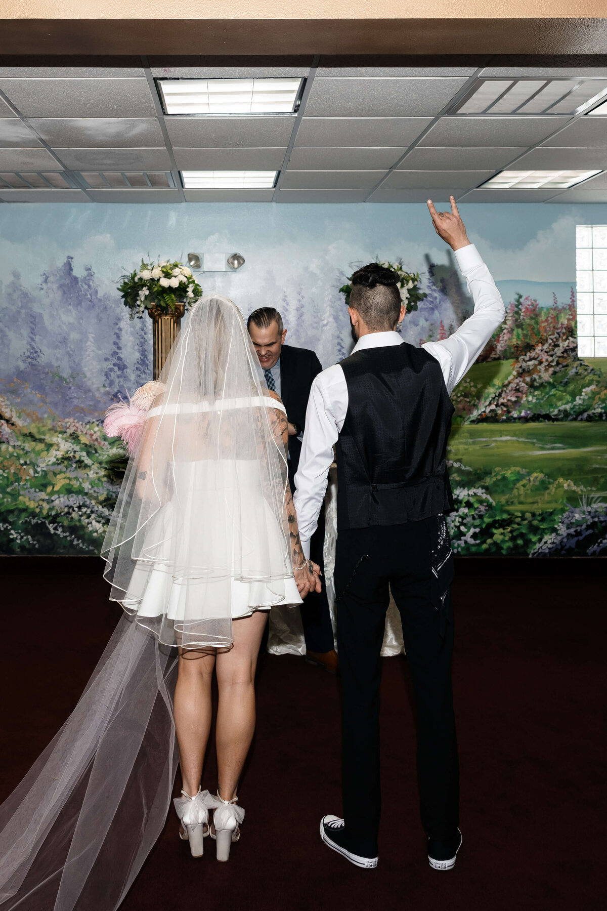63_riskyexposure_sasha-andy_las-vegas-elopement-photography