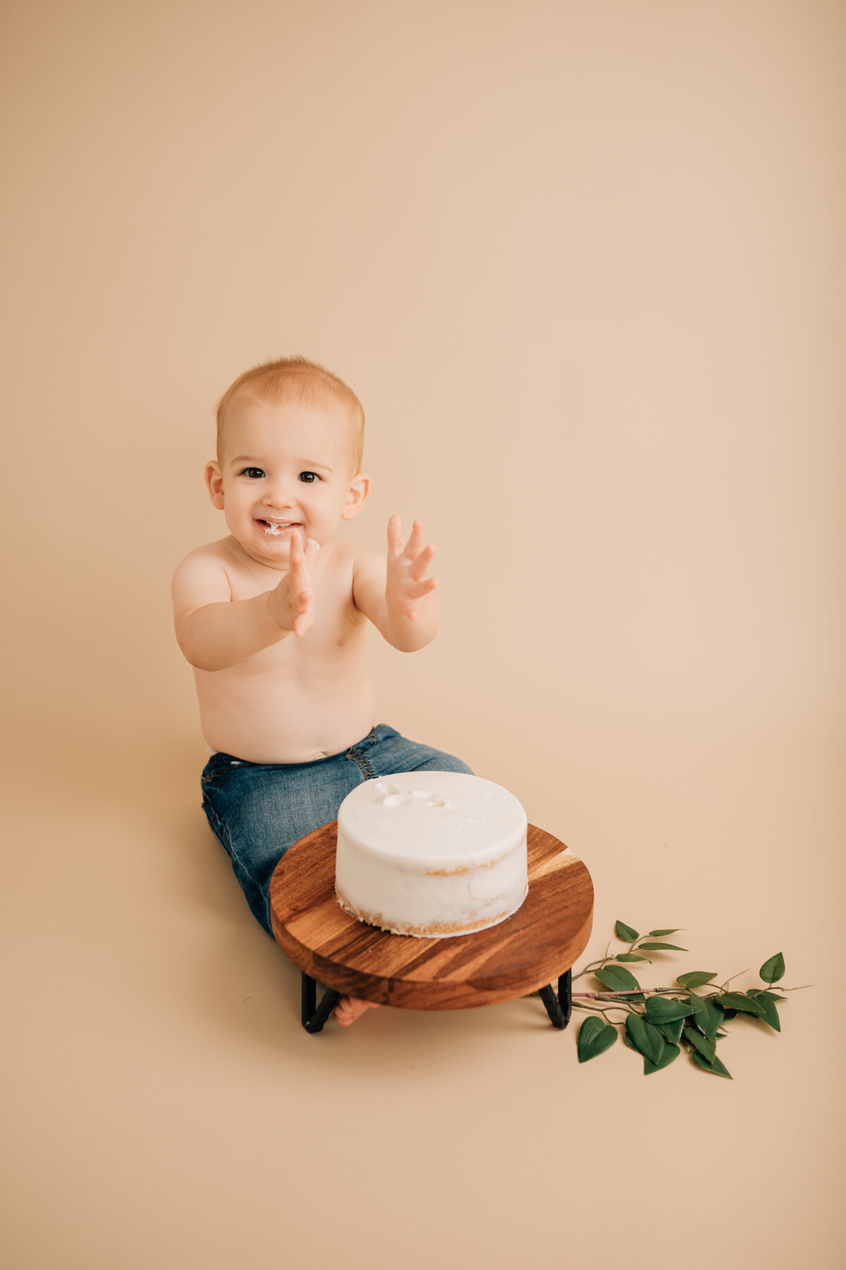 CT Cake Smash Photographer | Canton, Connecticut