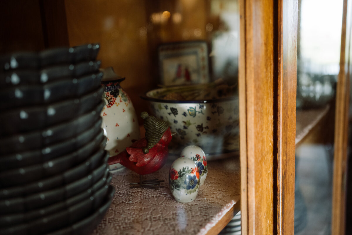 detail van servies kast. 