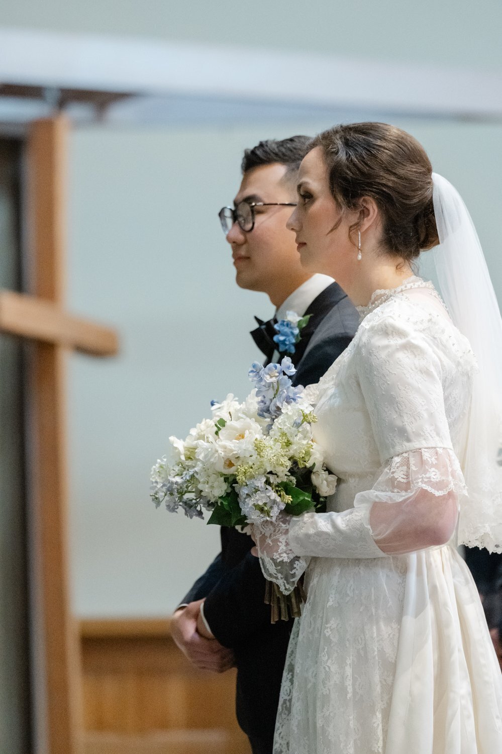 bride and groom church wedding vows