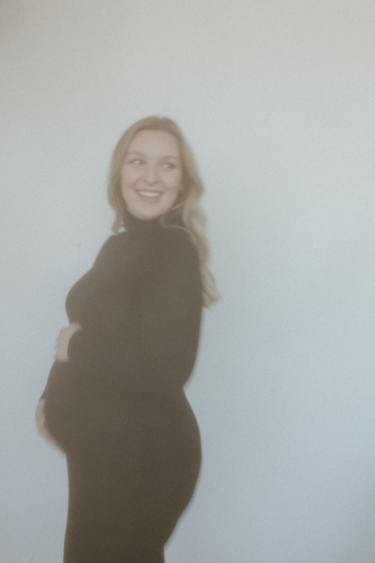 film-inspired-studio-maternity-photography-2