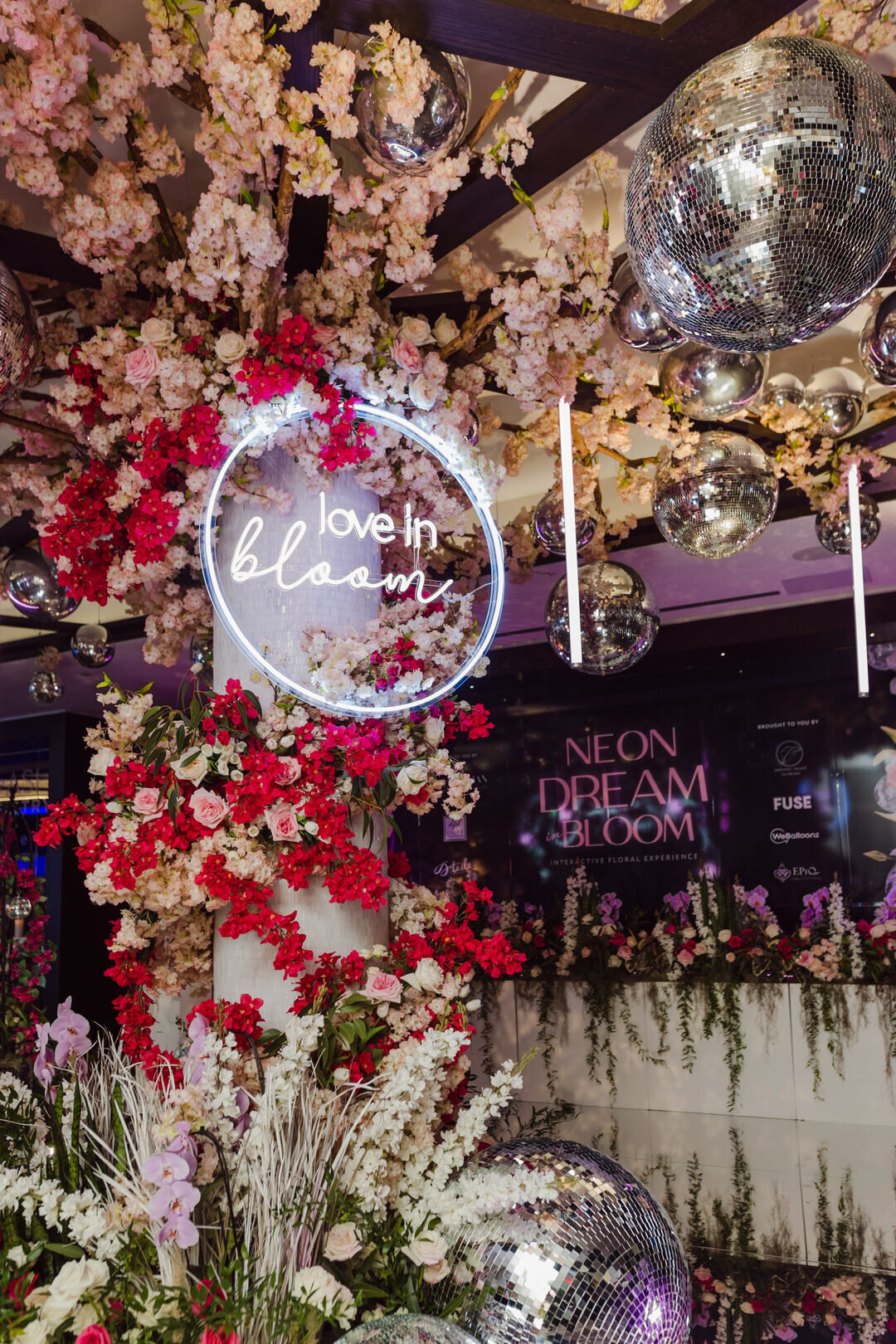 Neon Dream in Bloom Photo Experience at The 2023 WedLuxe Show Toronto photos by Purple Tree Photography13