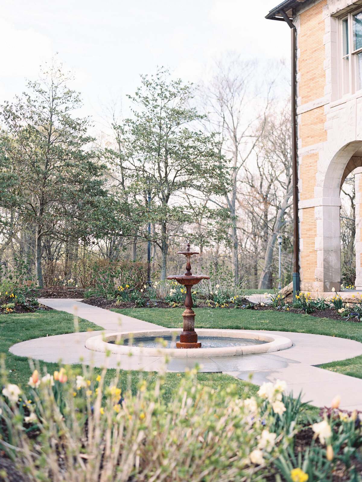 cairnwood-estate-spring-wedding-philadelphia-photographer-Tented-reception-Decor_059