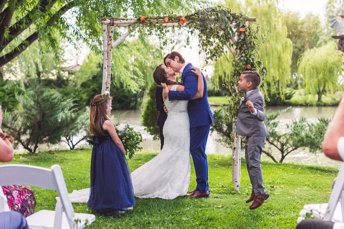 same-sex-lgbtq-Ohio-wedding-ceremony