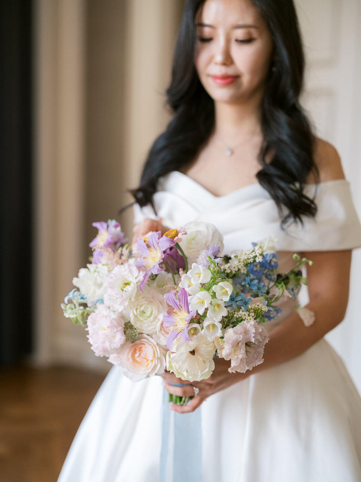 Pastel wedding bouquet Beacon Grand San Francisco downtown wedding photographer