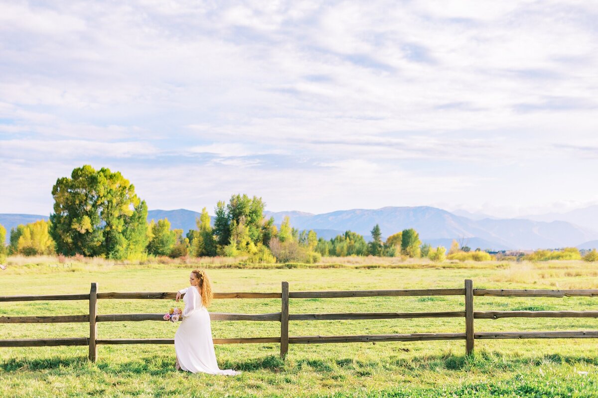 Utah-River-Bottoms-Ranch-Colorful-Bride-Wedding-Inspiration-Photography_0036