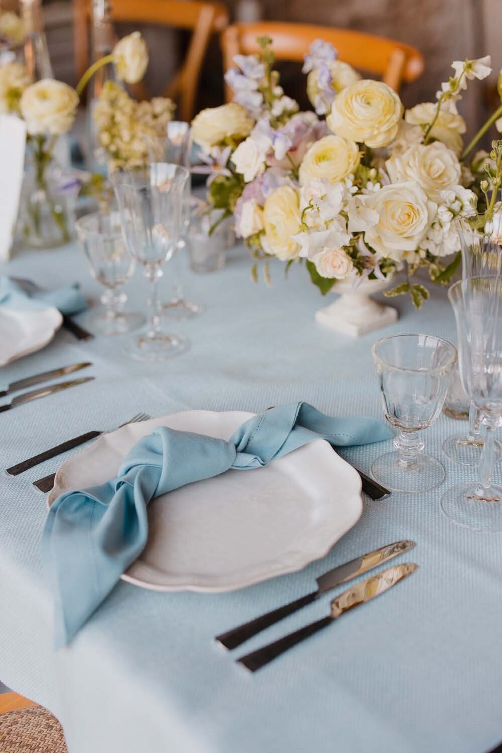 Ian Tasha Luxury Hindi wedding with french accents at Bastide de Marie in Provence - The Bold Americana photography Veronique Lorre florist11