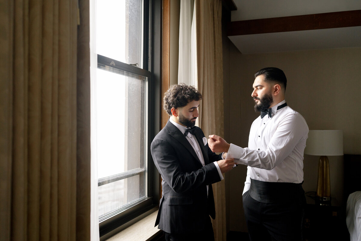 Berlez-Aspen-Avenue-Chicago-Wedding-Photographer-Windy-City-Wedding-Dance-Fulton-West-Event-Christmas-Session-79