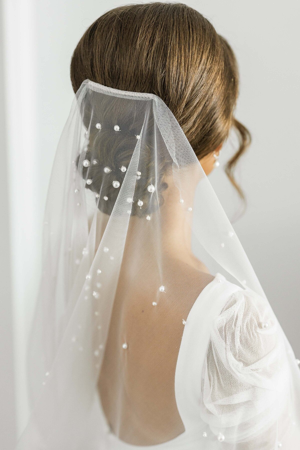 Beach Club Modern Chic Wedding with Touches of Pearl and Gold - Top East Coast Wedding Photography - Ashley Mac Photographs - New Jersey - New York - Connecticut - Rhode Island -15