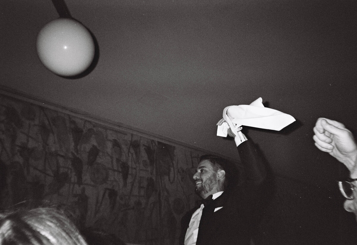 bryant-park-grill-new-york-city-wedding-sava-weddings-film-50-1-2048x1408