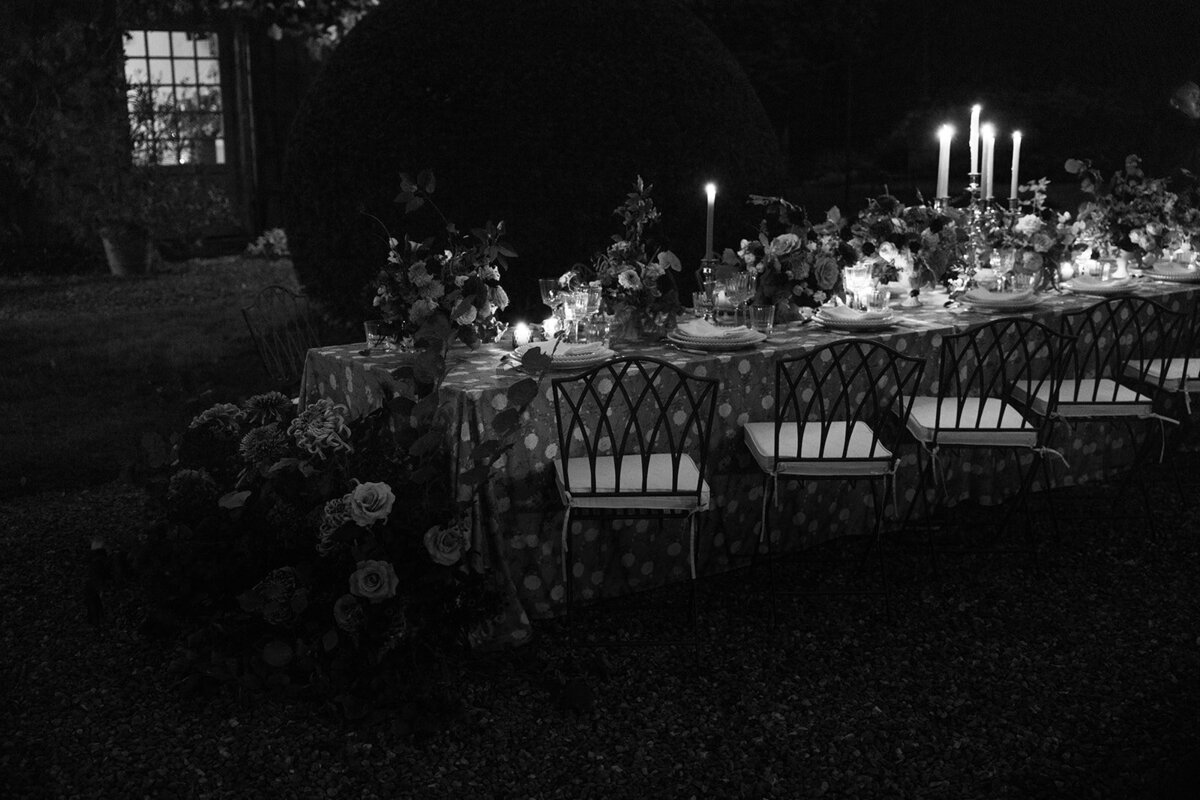 Wedding_Château _France_florist_trend _2025_maximalist_flowers_Capucineatelierfloral28