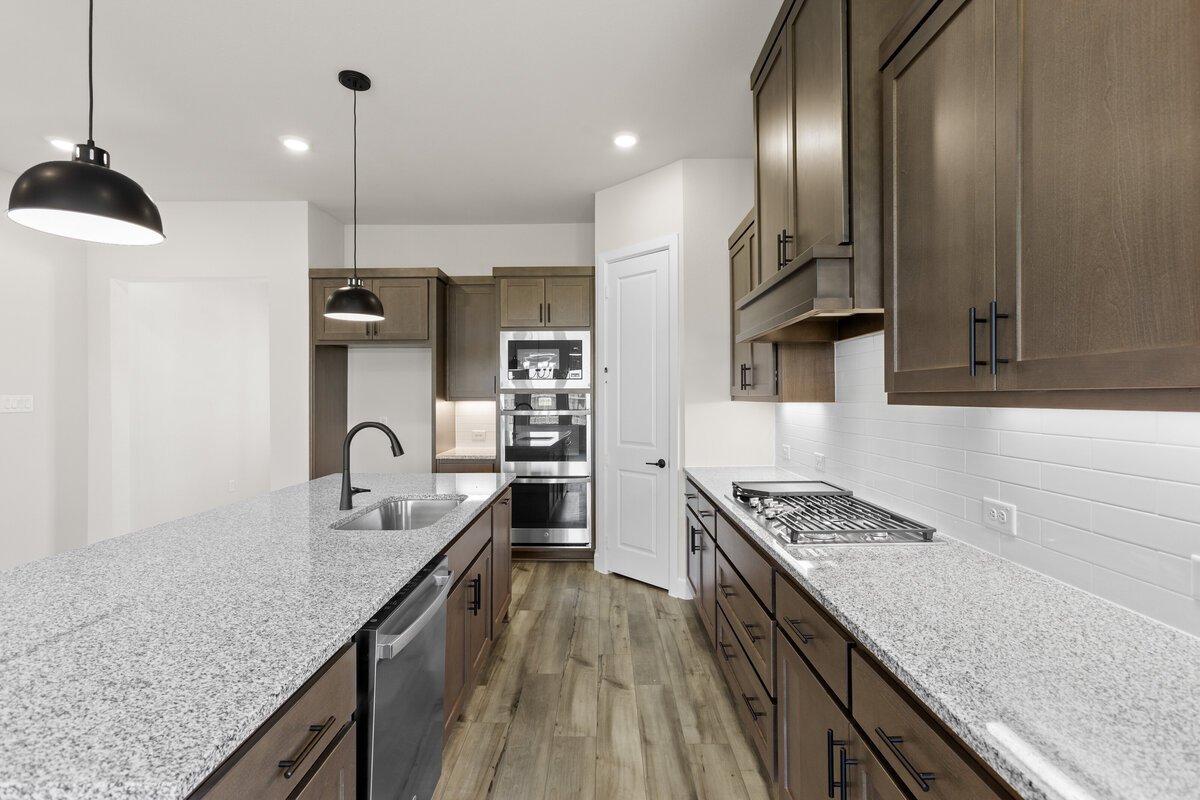 16941 Leatherflower- Kitchen-4