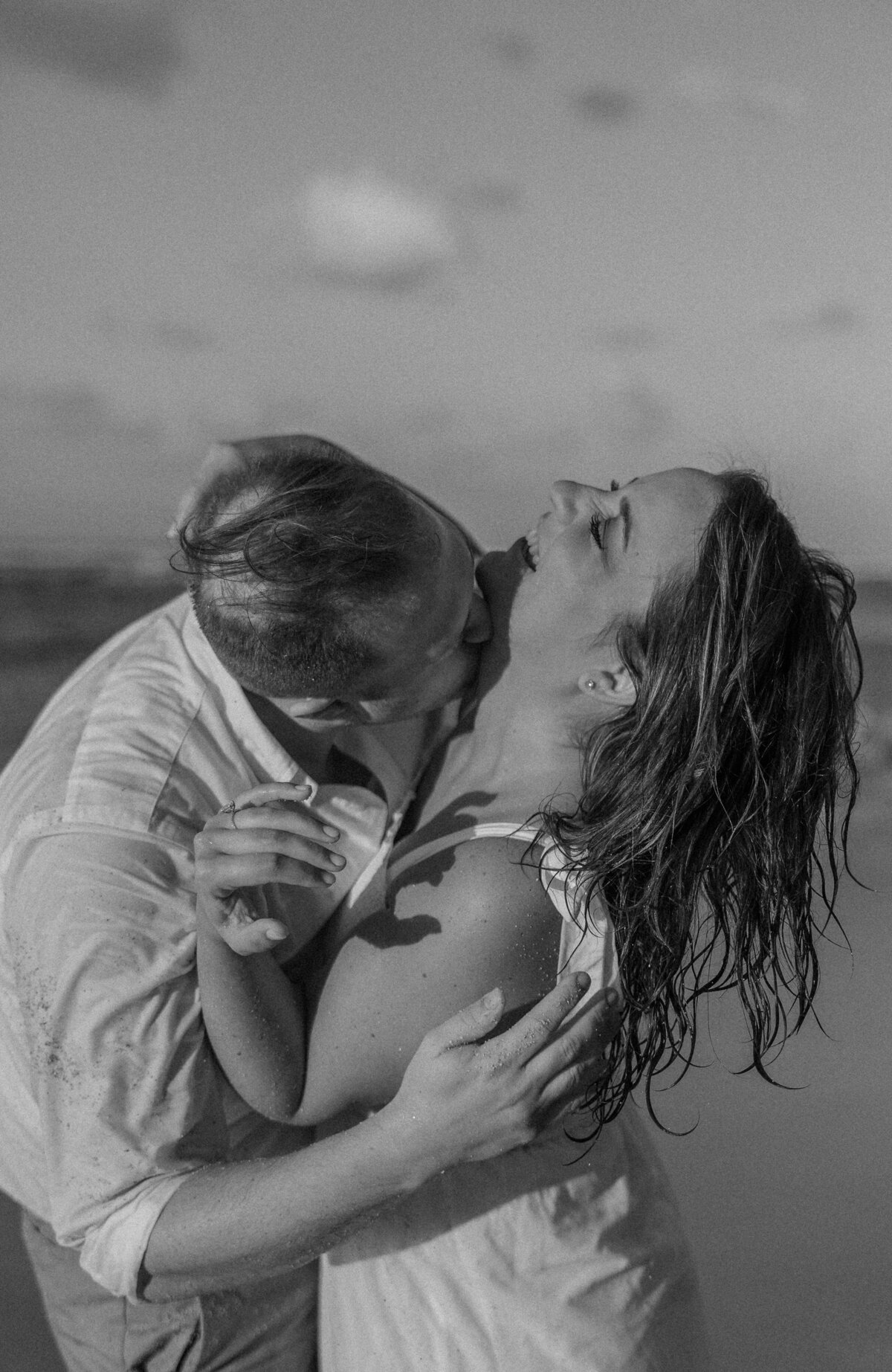 Oahu-North-shore-engagement-photos-92