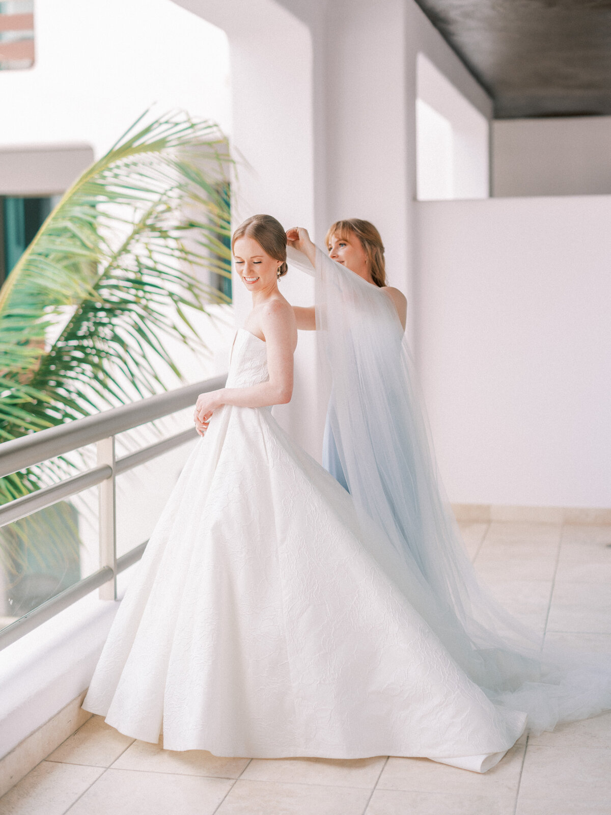Zoe&Brody_FloraFarmsWedding_BrideGettingReady-97