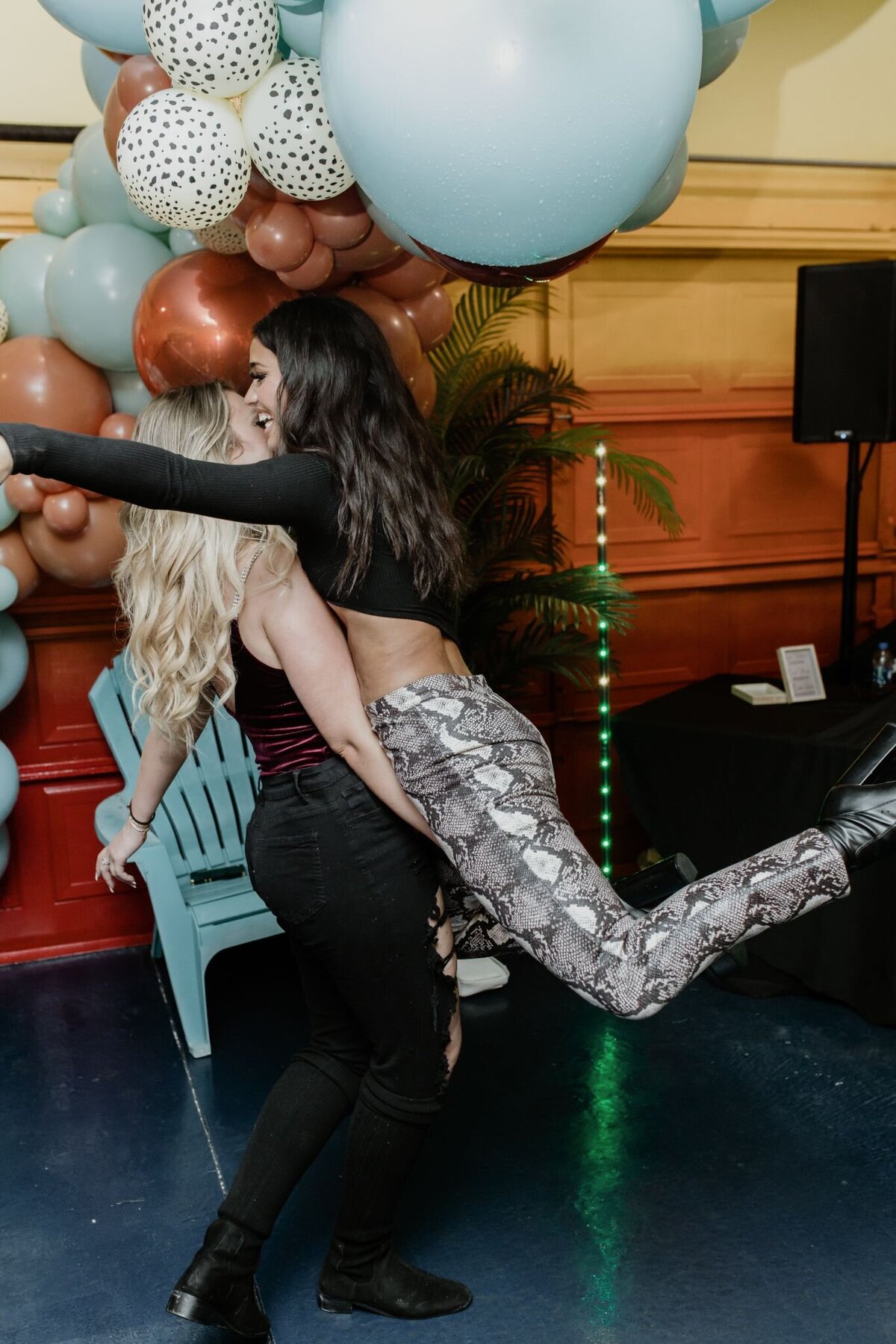 cbs-love-island-event-01