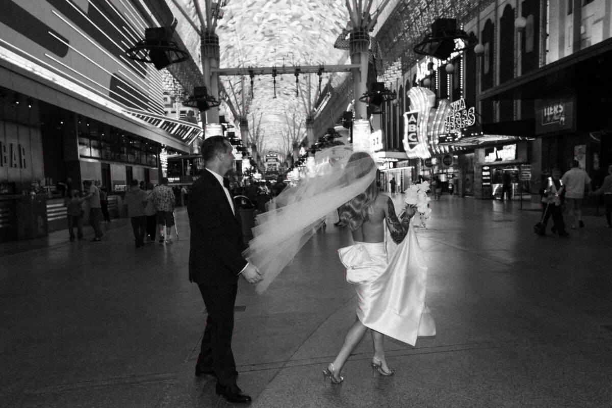 Las Vegas Elopement Photographer