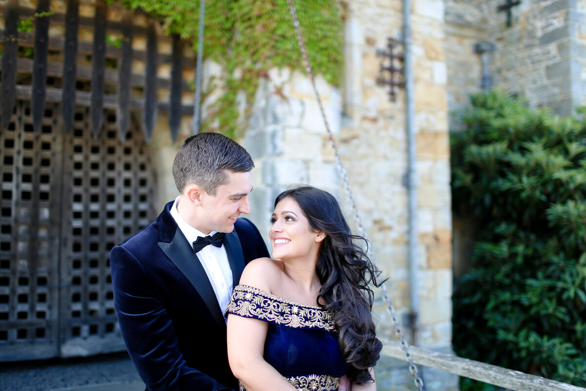 engagement-shoot-hever-castle-kent-leslie-choucard-photography-20