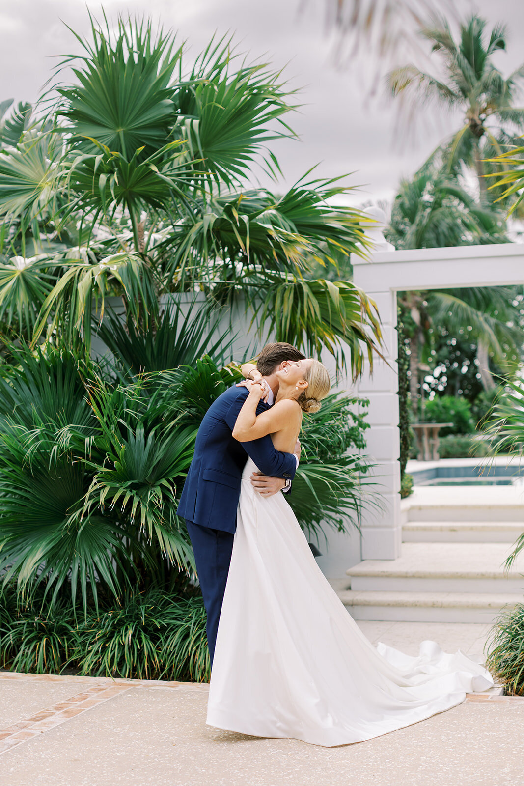Palm Beach Jupiter Vero Beach wedding planner wedding design wedding coordination Florida wedding full service wedding planner full service wedding management South Florida wedding colorful wedding design partial wedding planner coastal wedding 2