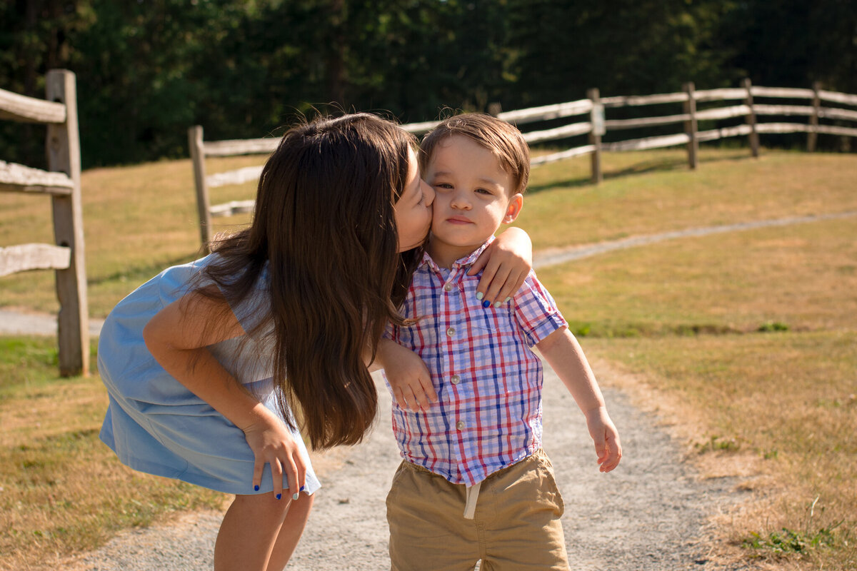 Sammamish and Issaquah Family Photographer Big Rock Park Session (3)