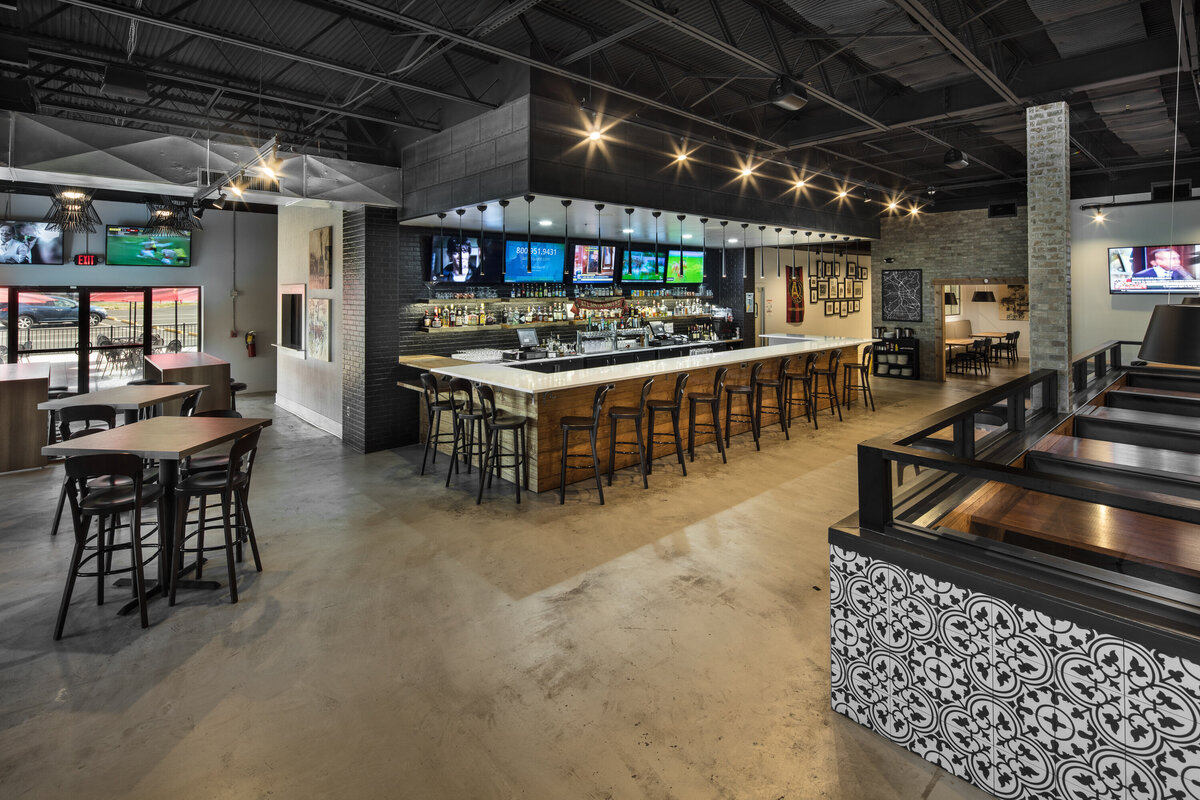 HOYLE'S RESTAURANT AND BAR-003