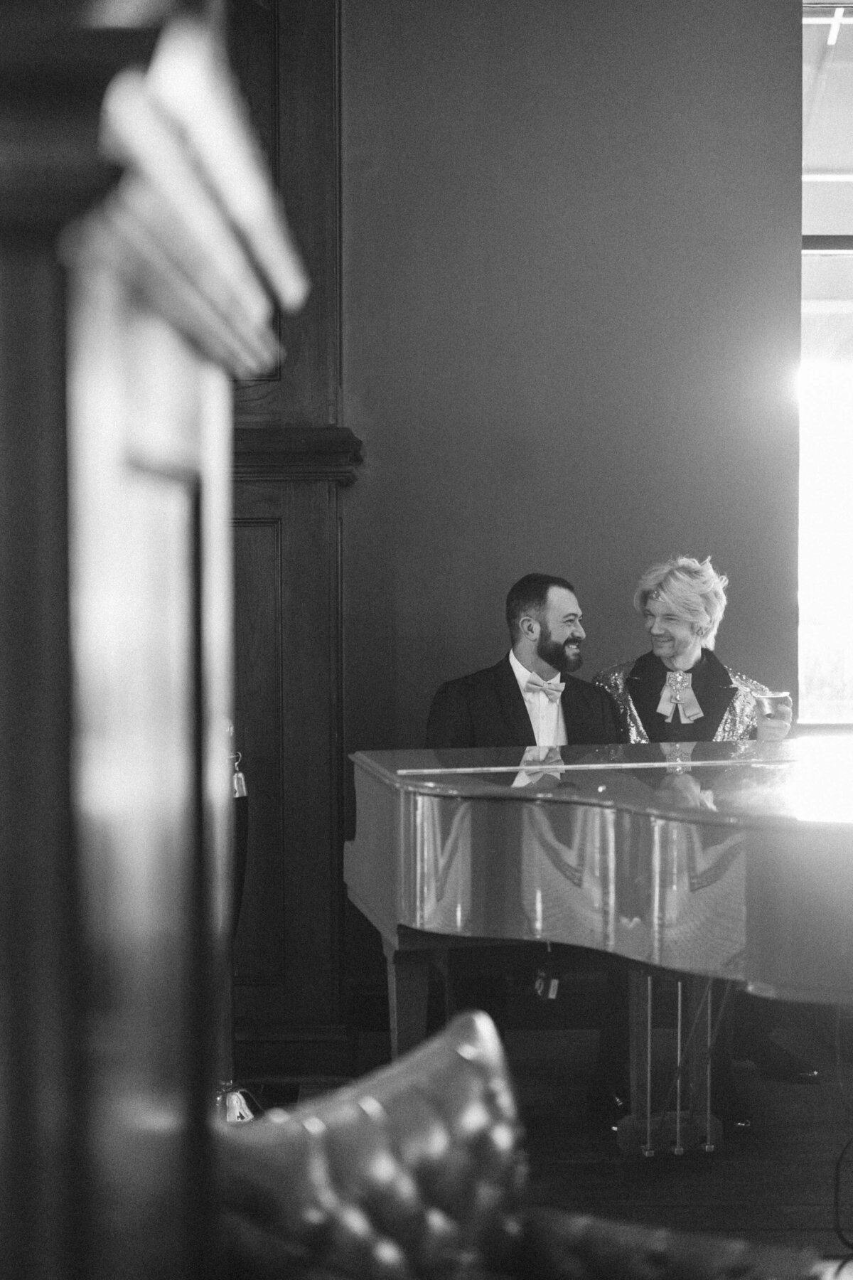grooms-portraits-at-piano